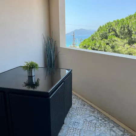 Joli 2 Pieces Aux Pieds Des Plages *